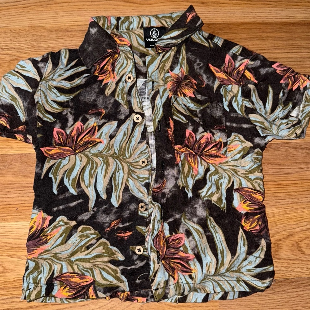 Volcom Black and Green Button Down Shirt Tropical Print